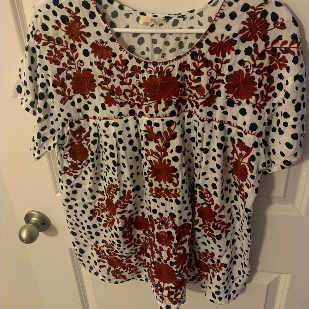 Boho polka dot top with pretty maroon embroidered flowers, size medium